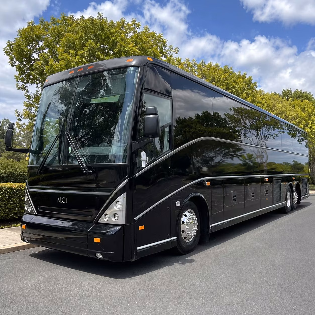 toyota amphitheatre shuttle bus rentals from woodland